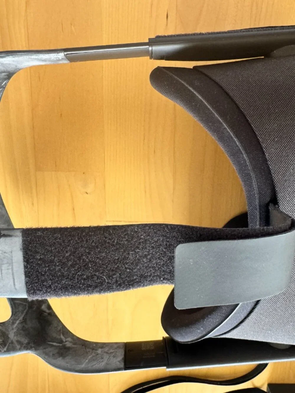 Meta Oculus Quest 1 Headset + 2 Controllers - BLACK